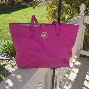 Michael Kors jet set bag
